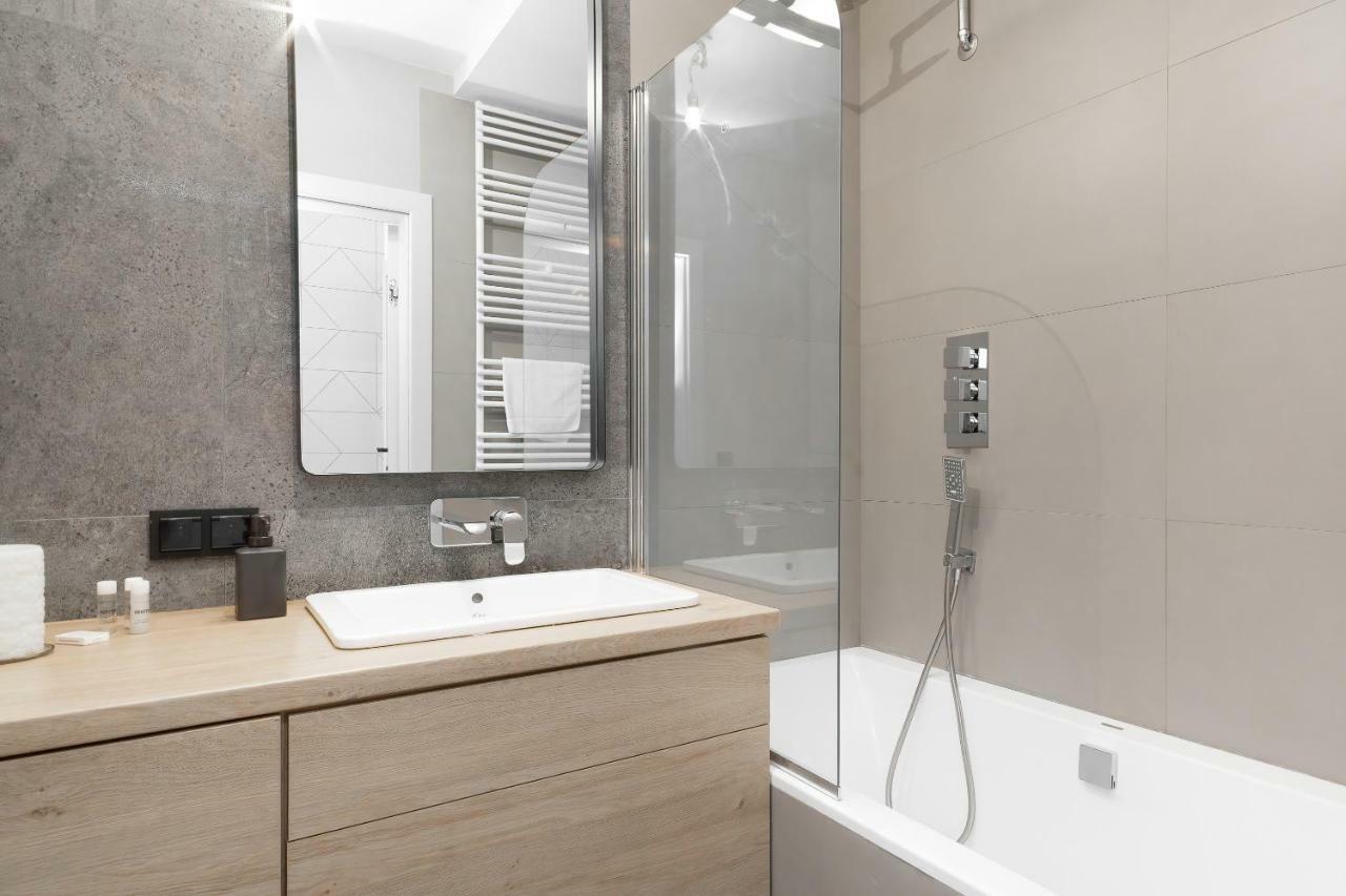 Fort Wola Apartments Warsaw By Noclegi Renters Phòng bức ảnh